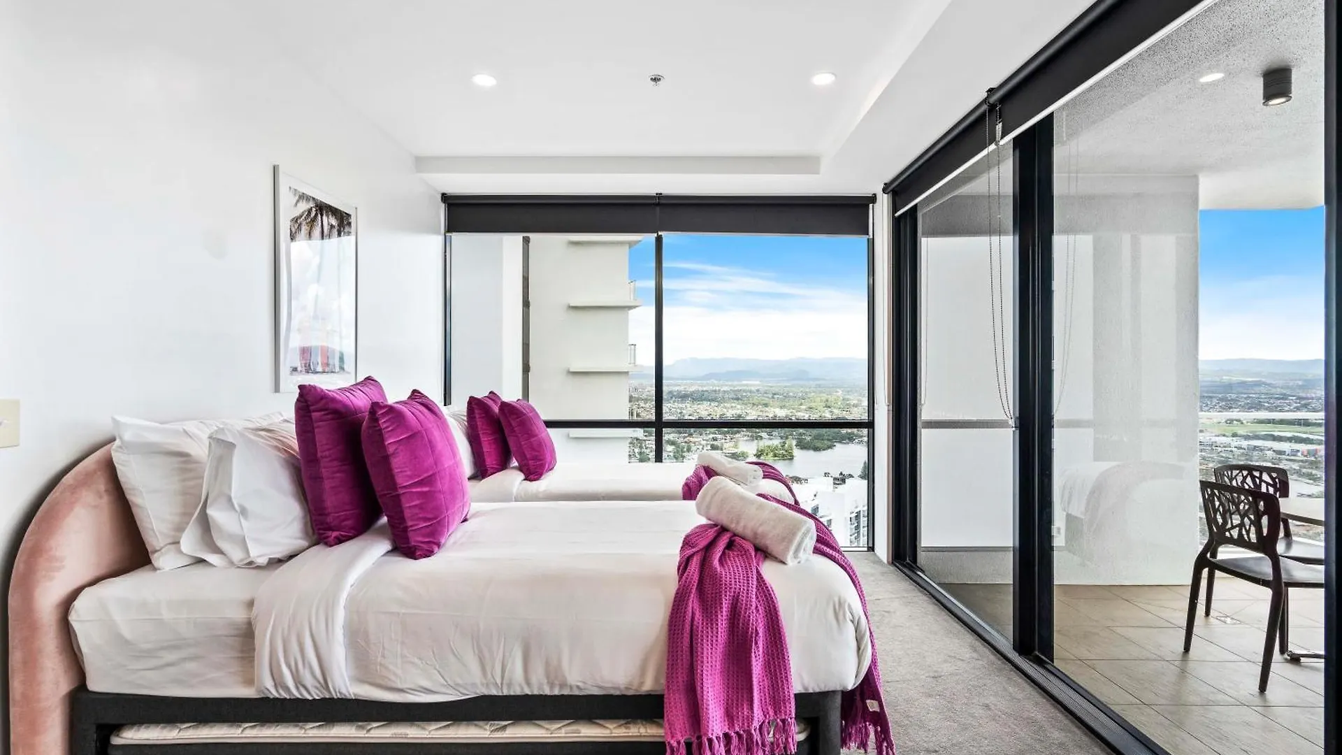 Circle On Cavill - Self Contained & Privately Managed Apartments - Wow Stay Gold Coast