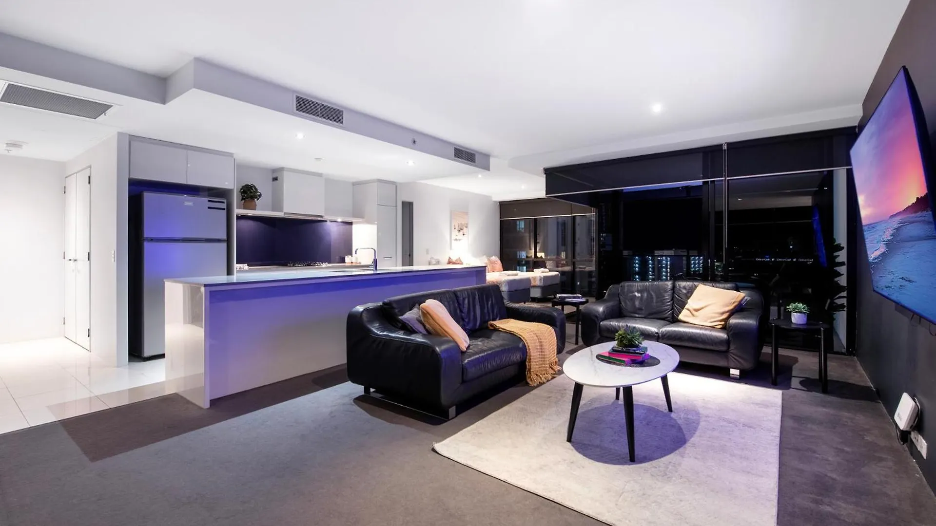 Circle On Cavill - Self Contained & Privately Managed Apartments - Wow Stay Gold Coast