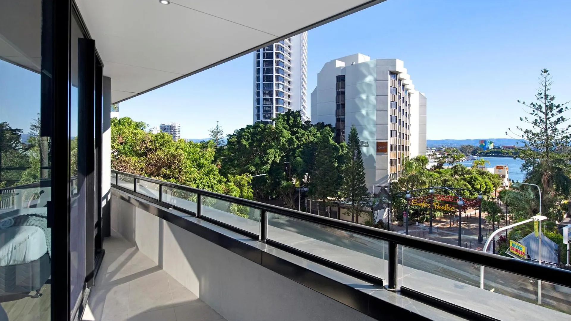 Circle On Cavill - Self Contained & Privately Managed Apartments - Wow Stay Gold Coast