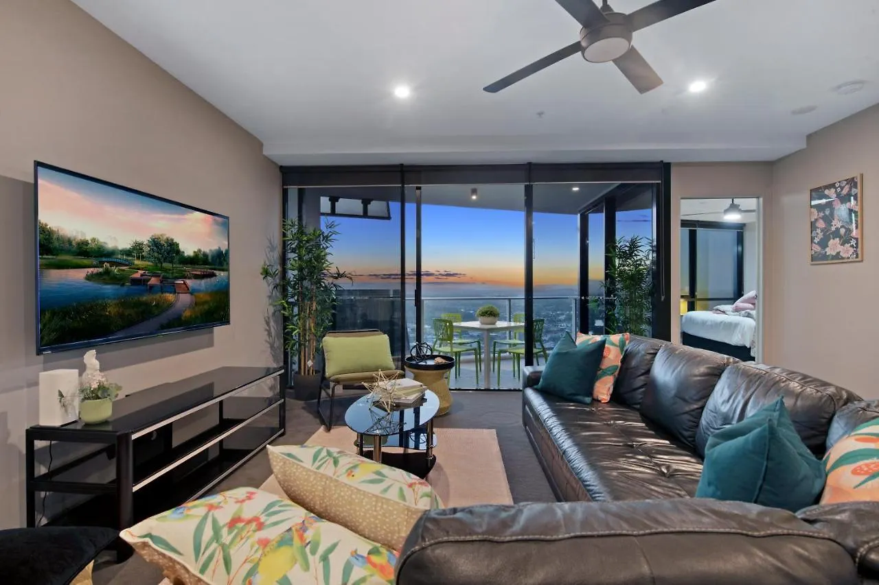 Circle On Cavill - Self Contained & Privately Managed Apartments - Wow Stay Gold Coast