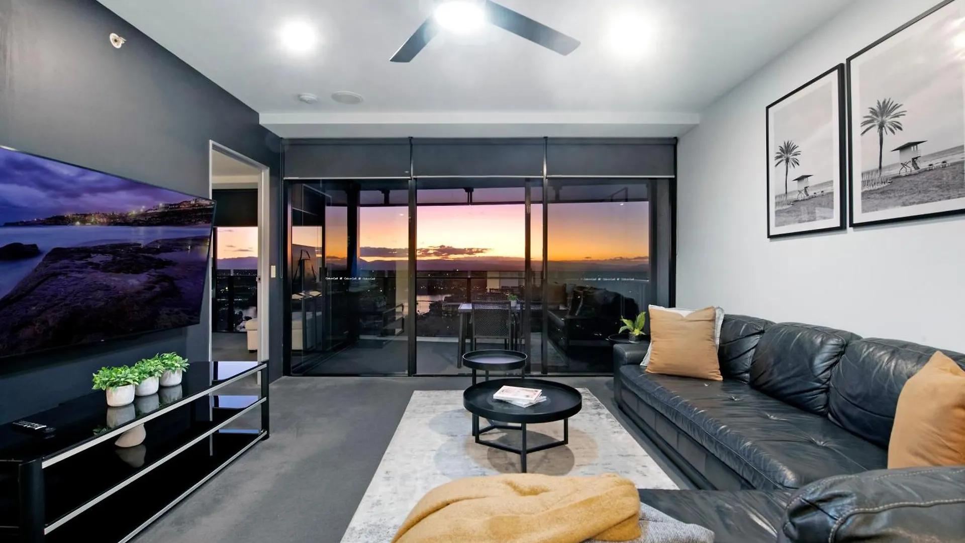 Circle On Cavill - Self Contained & Privately Managed Apartments - Wow Stay Gold Coast Australia