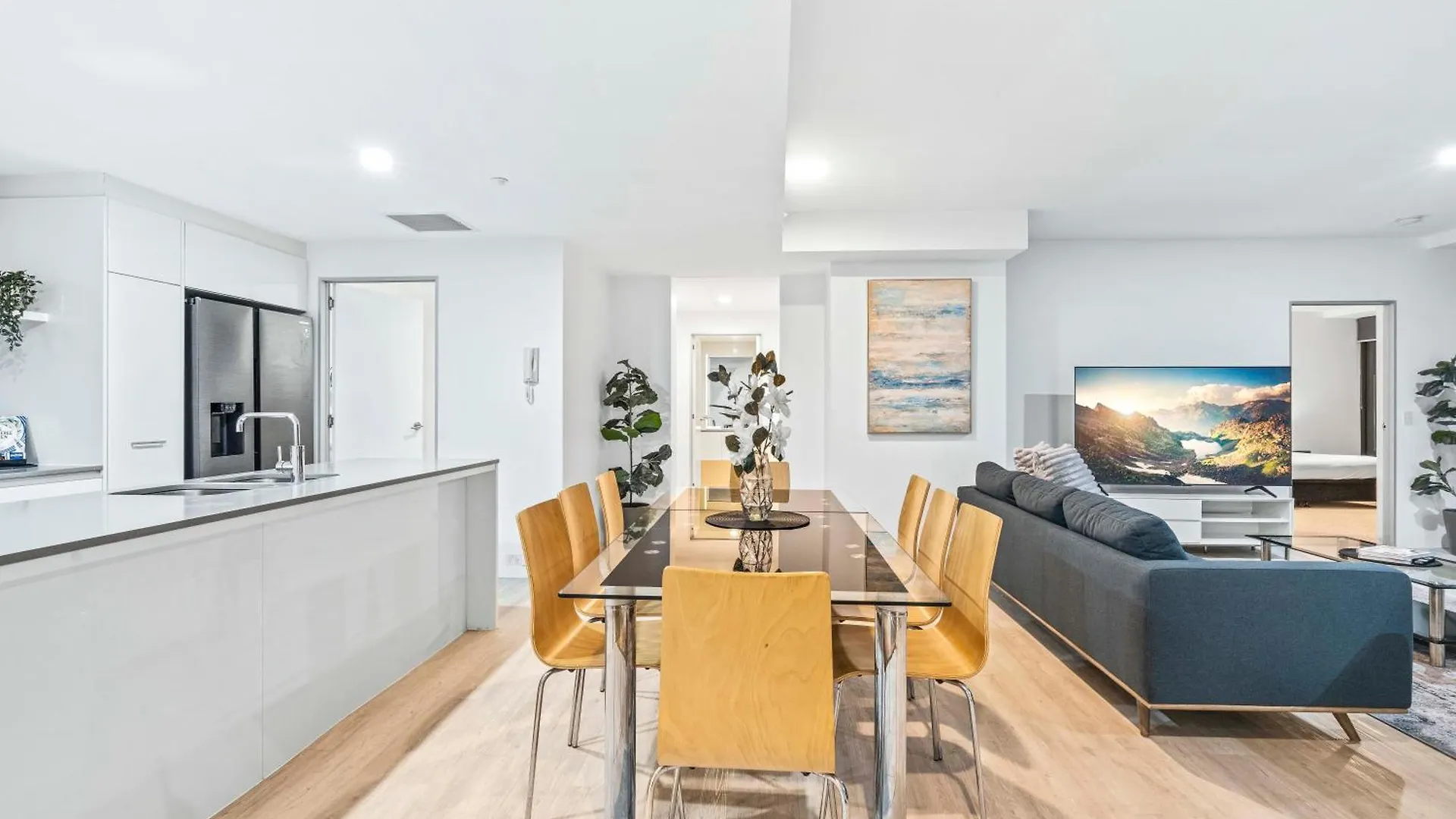 Circle On Cavill - Self Contained & Privately Managed Apartments - Wow Stay Gold Coast