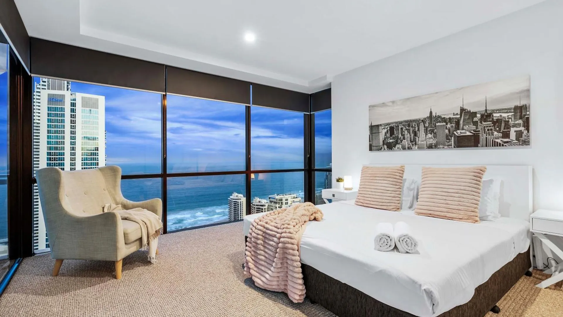Circle On Cavill - Self Contained & Privately Managed Apartments - Wow Stay Gold Coast Australia