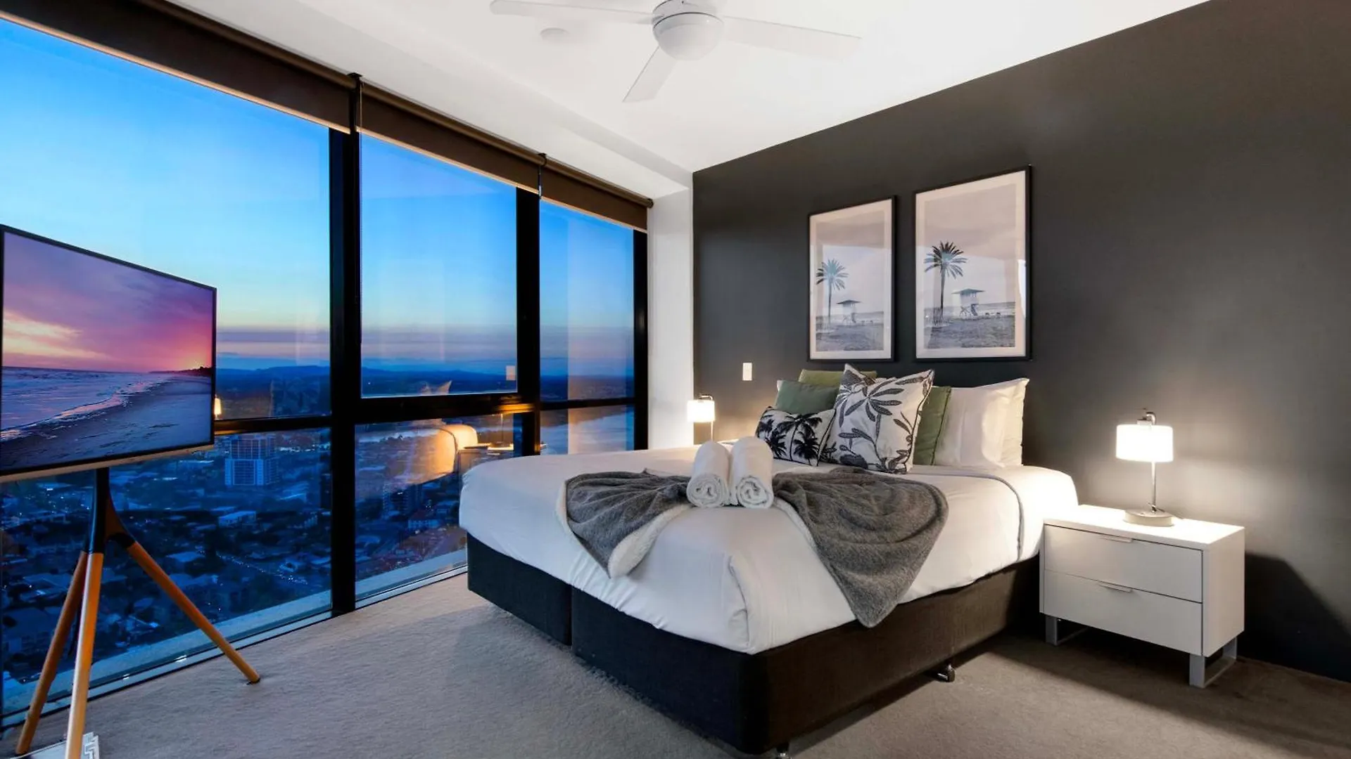 Circle On Cavill - Self Contained & Privately Managed Apartments - Wow Stay Gold Coast