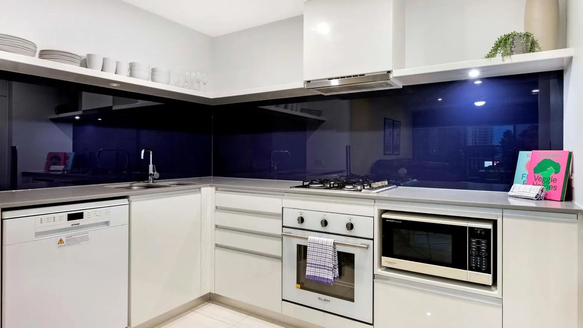 Circle On Cavill - Self Contained & Privately Managed Apartments - Wow Stay Gold Coast