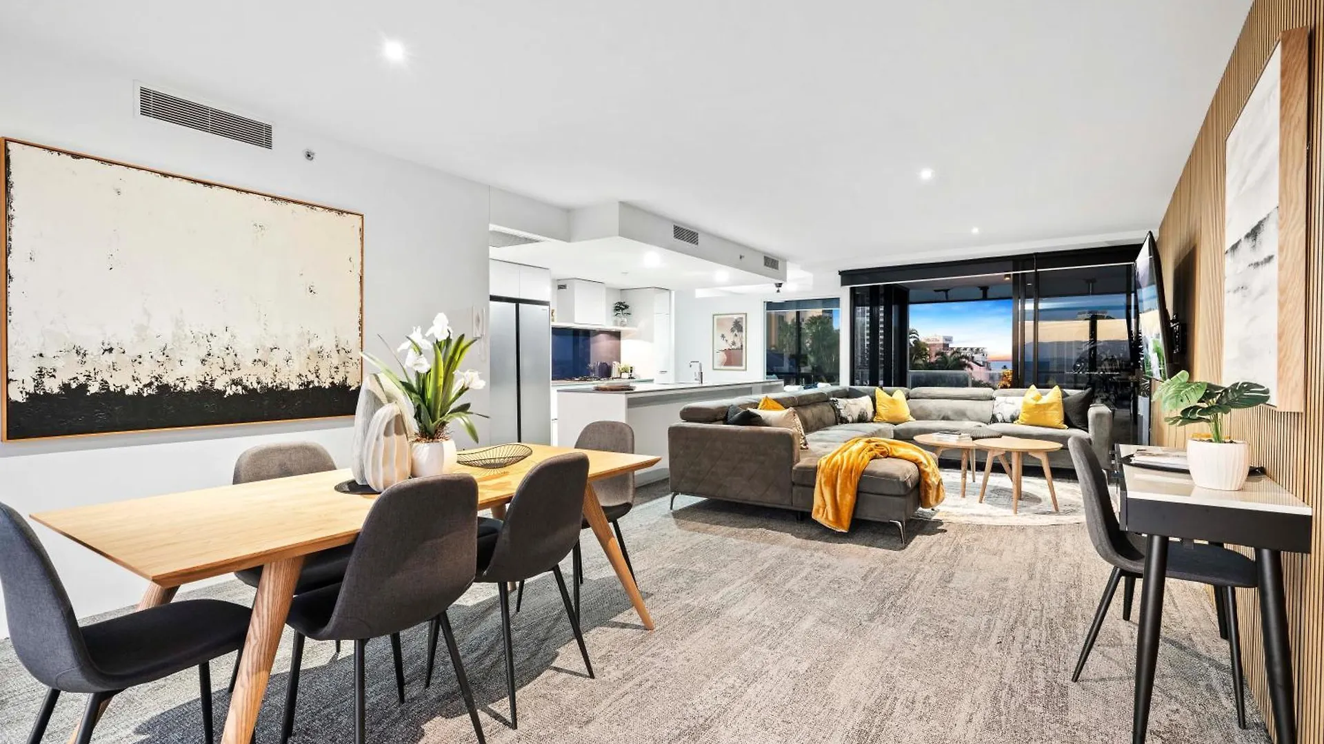 Circle On Cavill - Self Contained & Privately Managed Apartments - Wow Stay Gold Coast 0*,  Australia