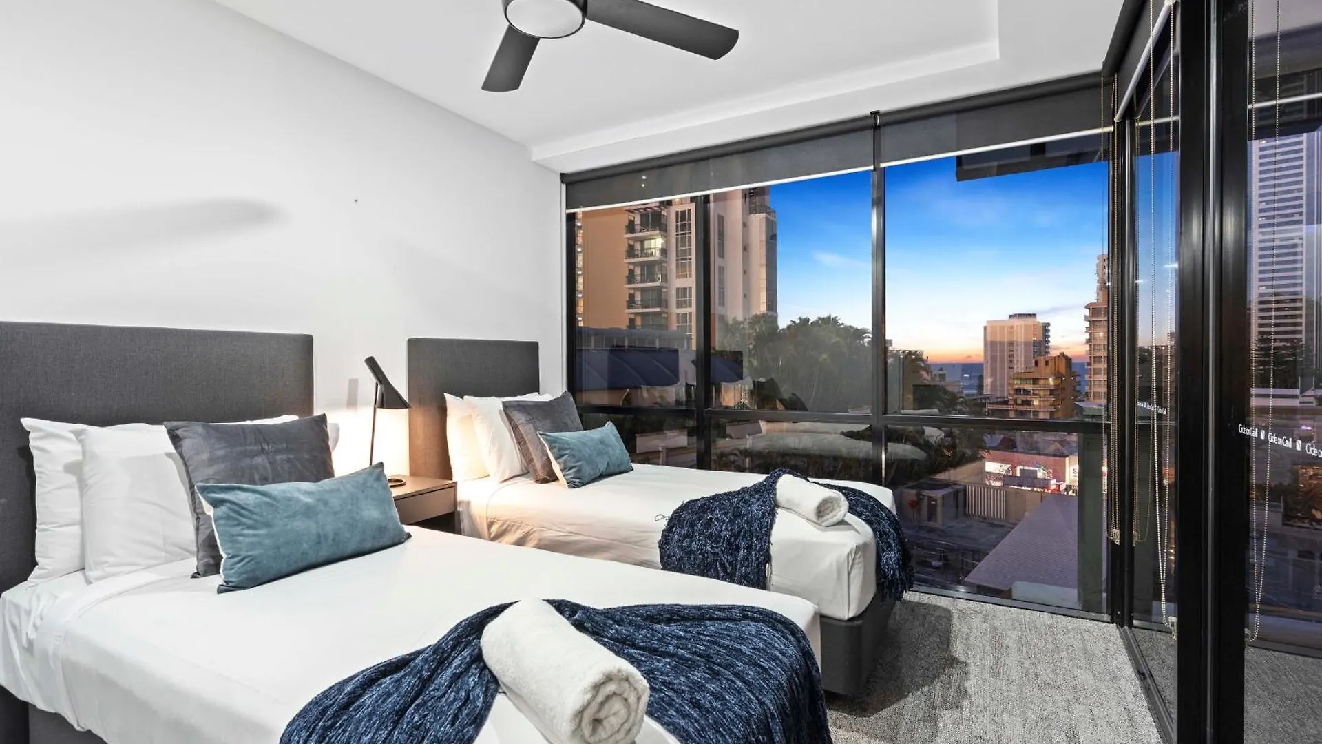 Circle On Cavill - Self Contained & Privately Managed Apartments - Wow Stay Gold Coast Australia