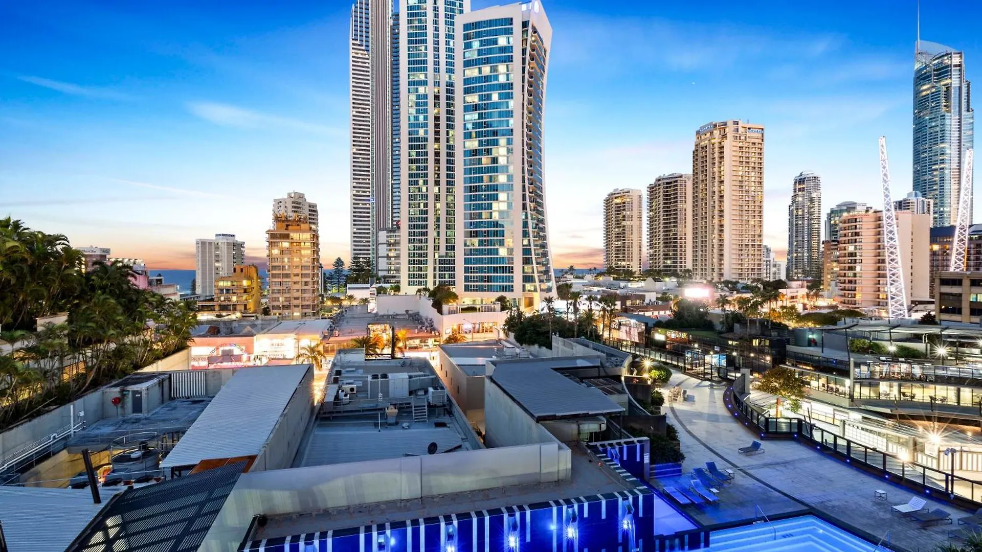 Circle On Cavill - Self Contained & Privately Managed Apartments - Wow Stay Gold Coast
