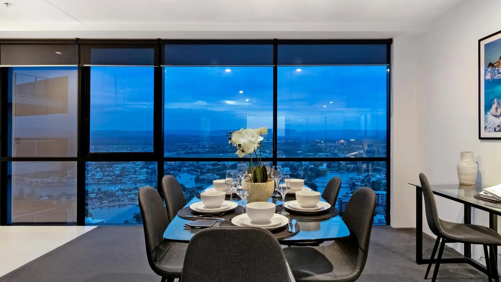 Circle On Cavill - Self Contained & Privately Managed Apartments - Wow Stay Gold Coast