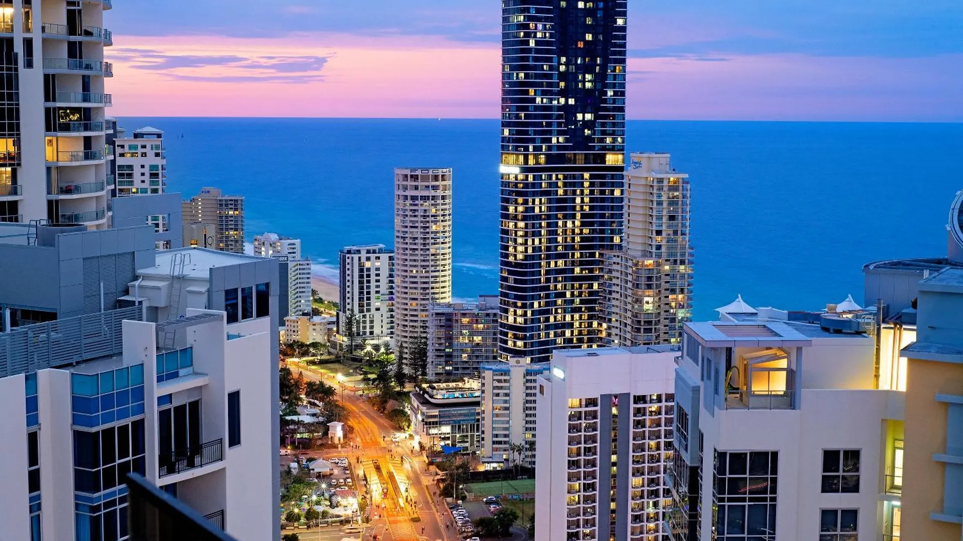 Circle On Cavill - Self Contained & Privately Managed Apartments - Wow Stay Gold Coast