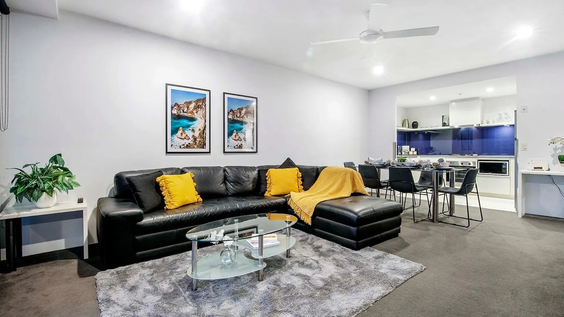 Circle On Cavill - Self Contained & Privately Managed Apartments - Wow Stay Gold Coast Australia