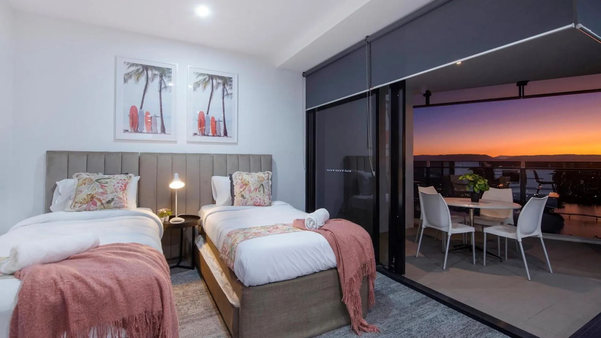 Circle On Cavill - Self Contained & Privately Managed Apartments - Wow Stay Gold Coast