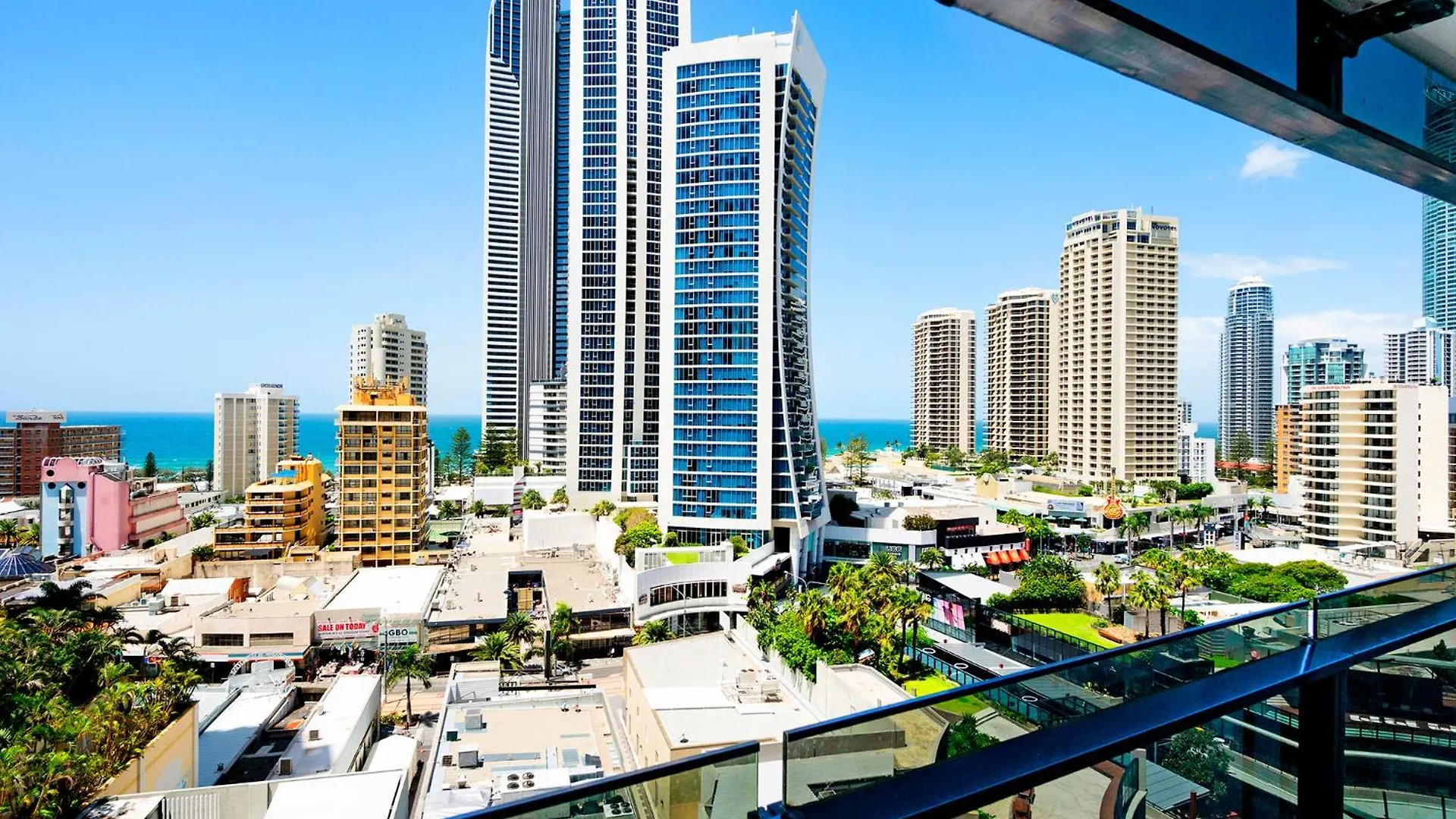 Circle On Cavill - Self Contained & Privately Managed Apartments - Wow Stay Gold Coast Australia