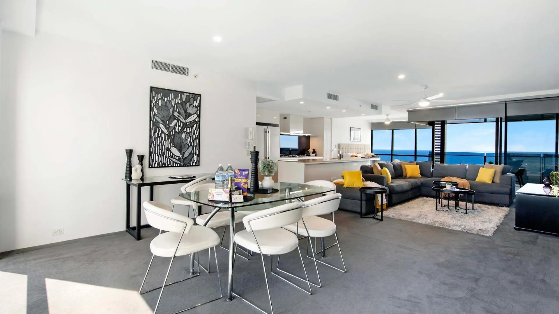 Circle On Cavill - Self Contained & Privately Managed Apartments - Wow Stay Gold Coast