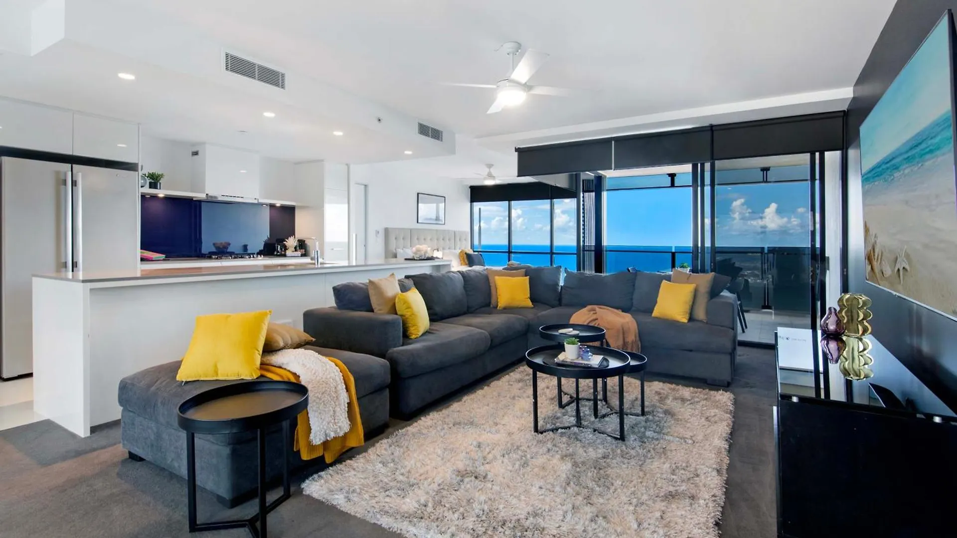Circle On Cavill - Self Contained & Privately Managed Apartments - Wow Stay Gold Coast