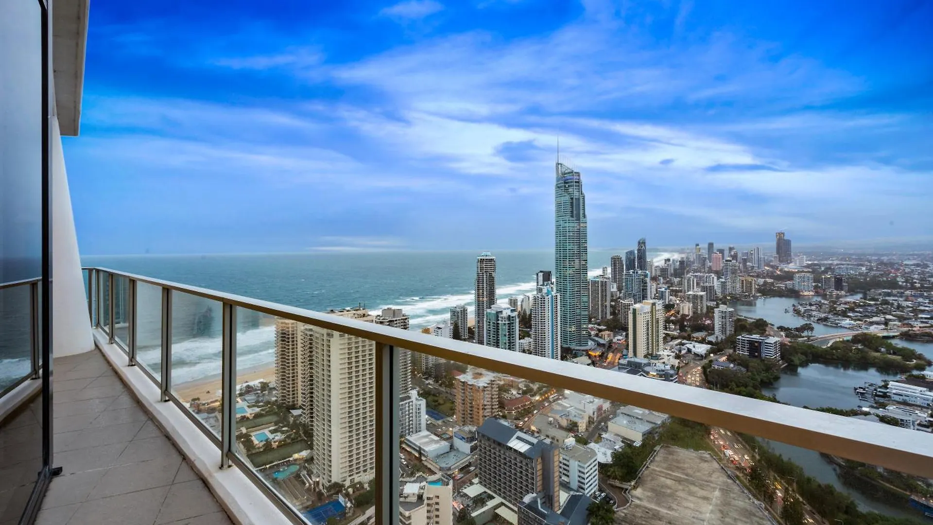 Circle On Cavill - Self Contained & Privately Managed Apartments - Wow Stay Gold Coast Australia