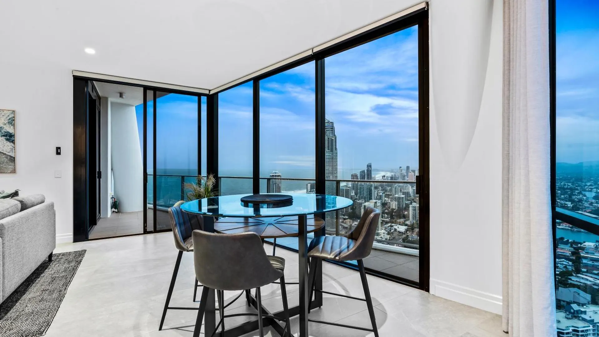 Circle On Cavill - Self Contained & Privately Managed Apartments - Wow Stay Gold Coast 0*,  Australia