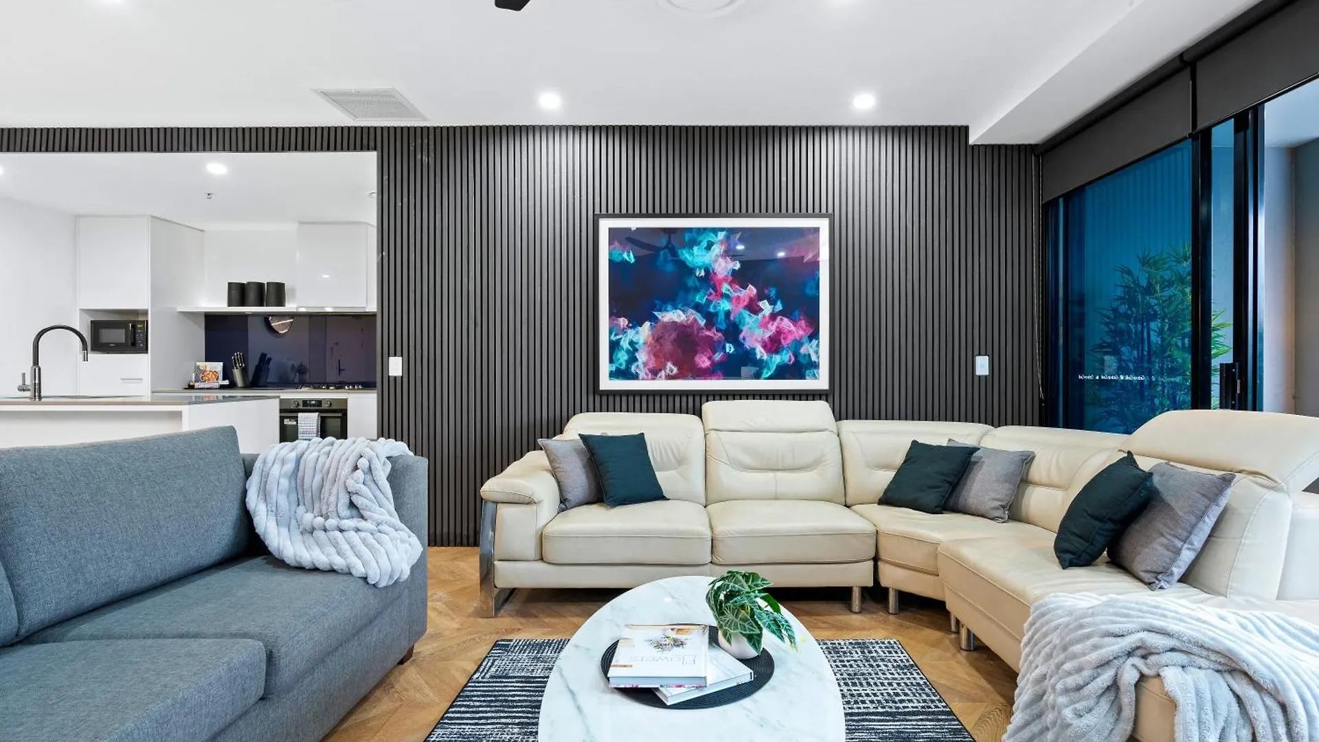 Circle On Cavill - Self Contained & Privately Managed Apartments - Wow Stay Gold Coast