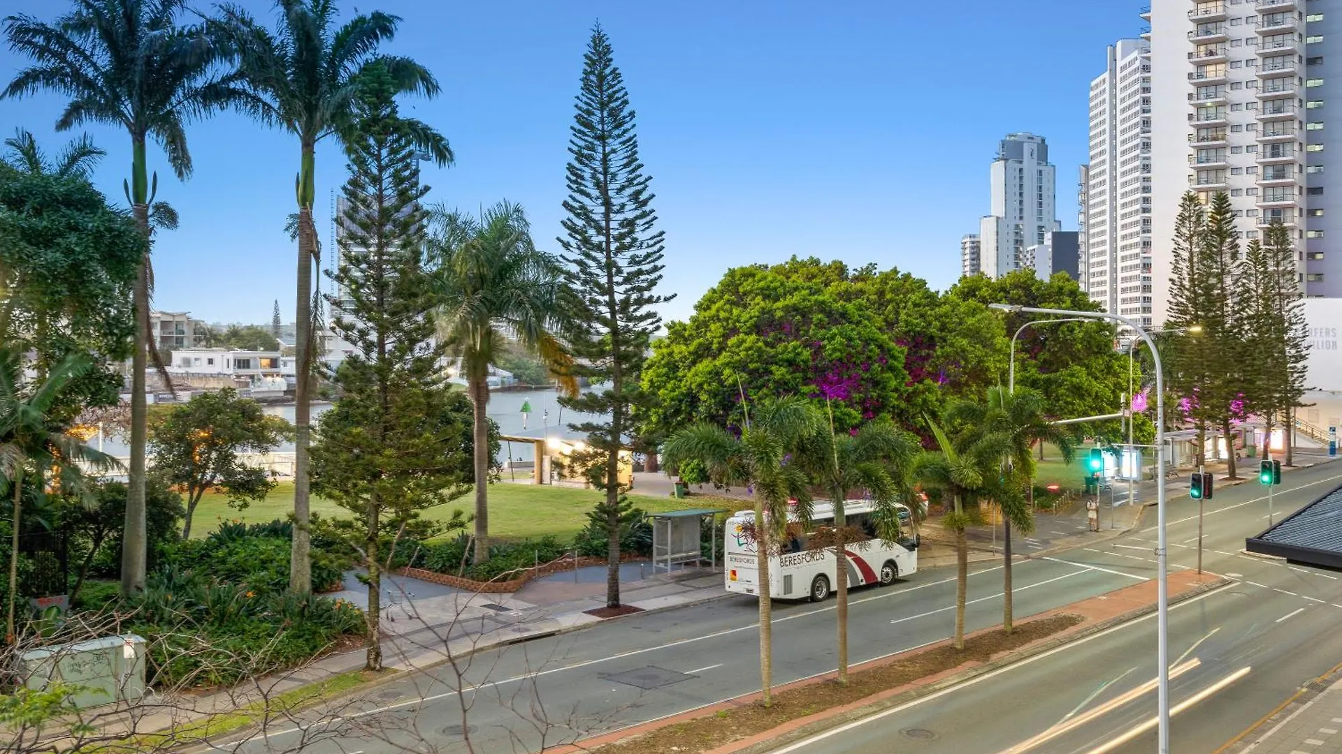 Circle On Cavill - Self Contained & Privately Managed Apartments - Wow Stay Gold Coast 0*,
