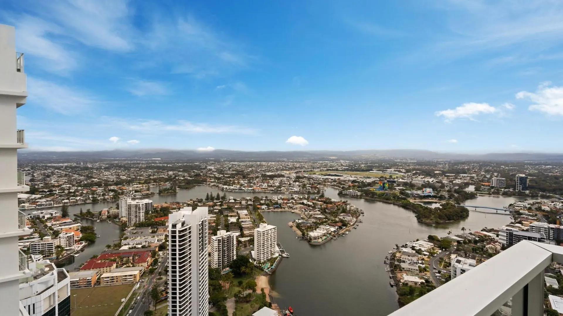Circle On Cavill - Self Contained & Privately Managed Apartments - Wow Stay Gold Coast