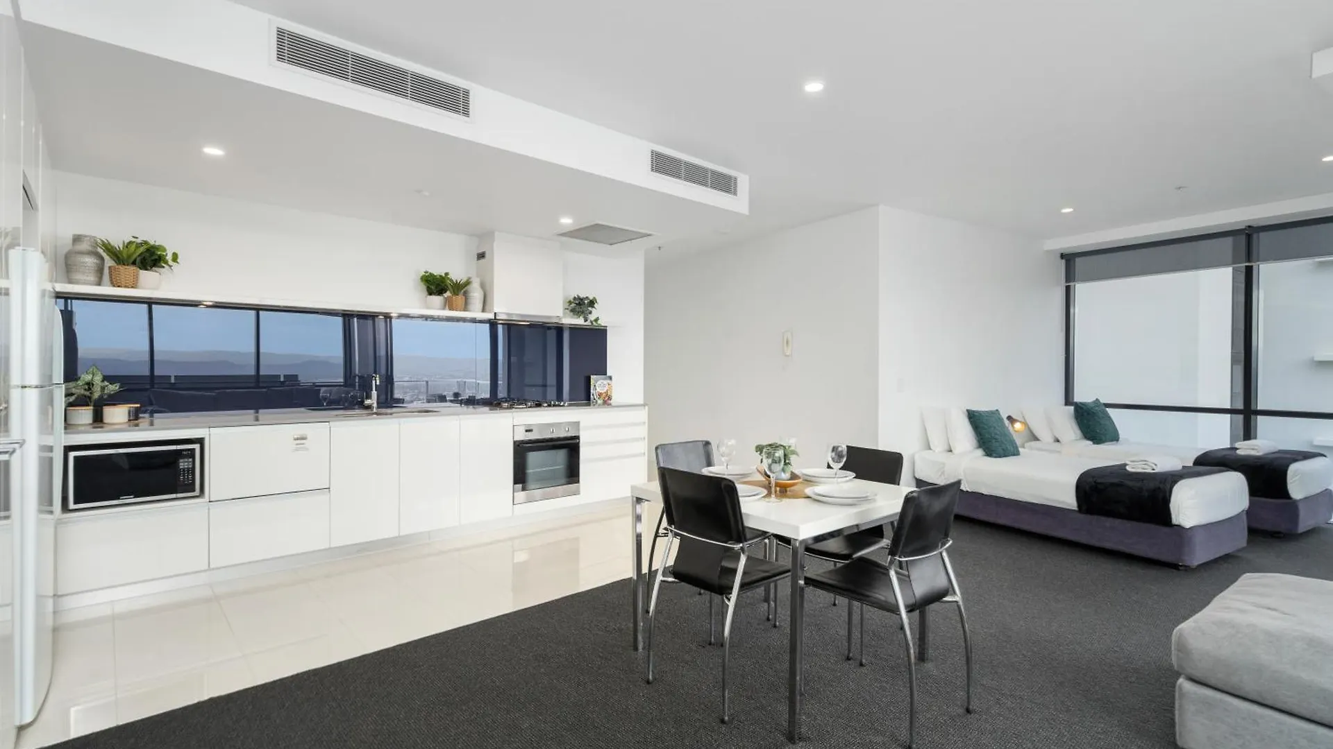Circle On Cavill - Self Contained & Privately Managed Apartments - Wow Stay Gold Coast 0*,