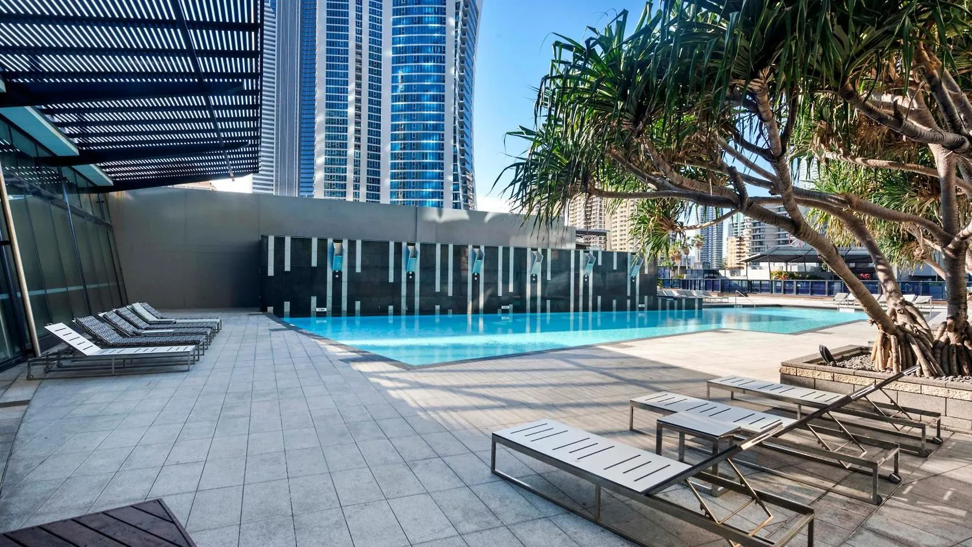 Circle On Cavill - Self Contained & Privately Managed Apartments - Wow Stay Gold Coast